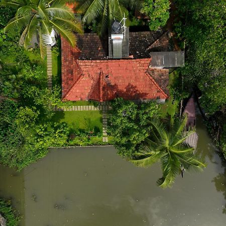 Affittacamere Little Chembaka Kumarakom Esterno foto