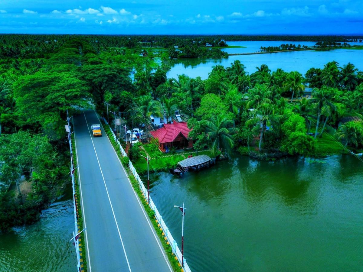 Affittacamere Little Chembaka Kumarakom Esterno foto