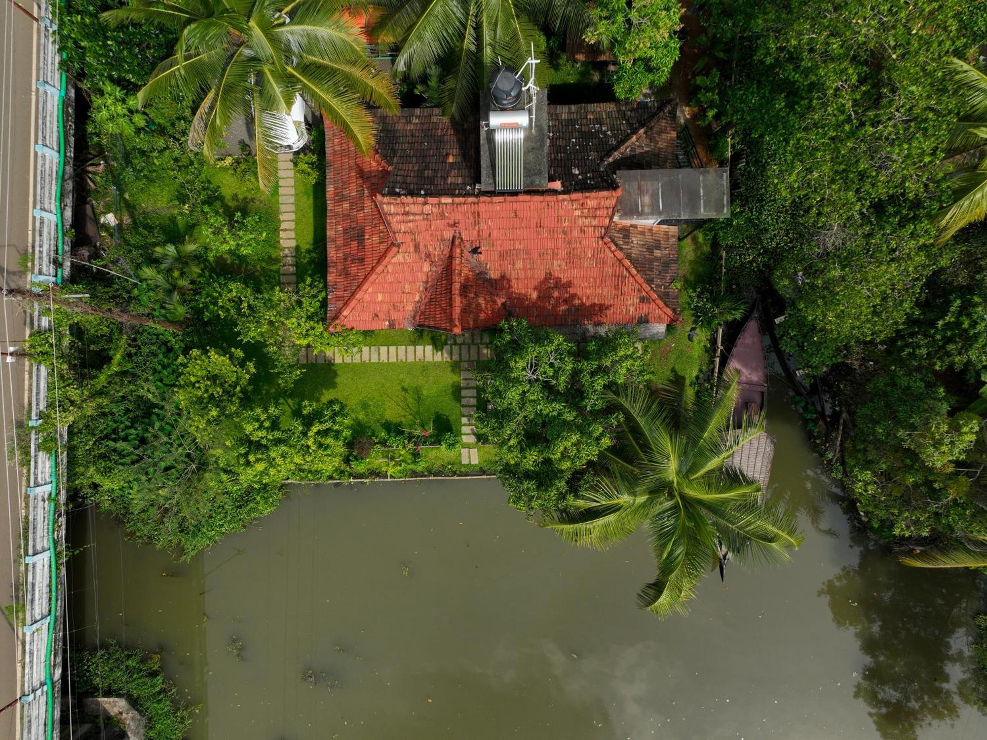 Affittacamere Little Chembaka Kumarakom Esterno foto